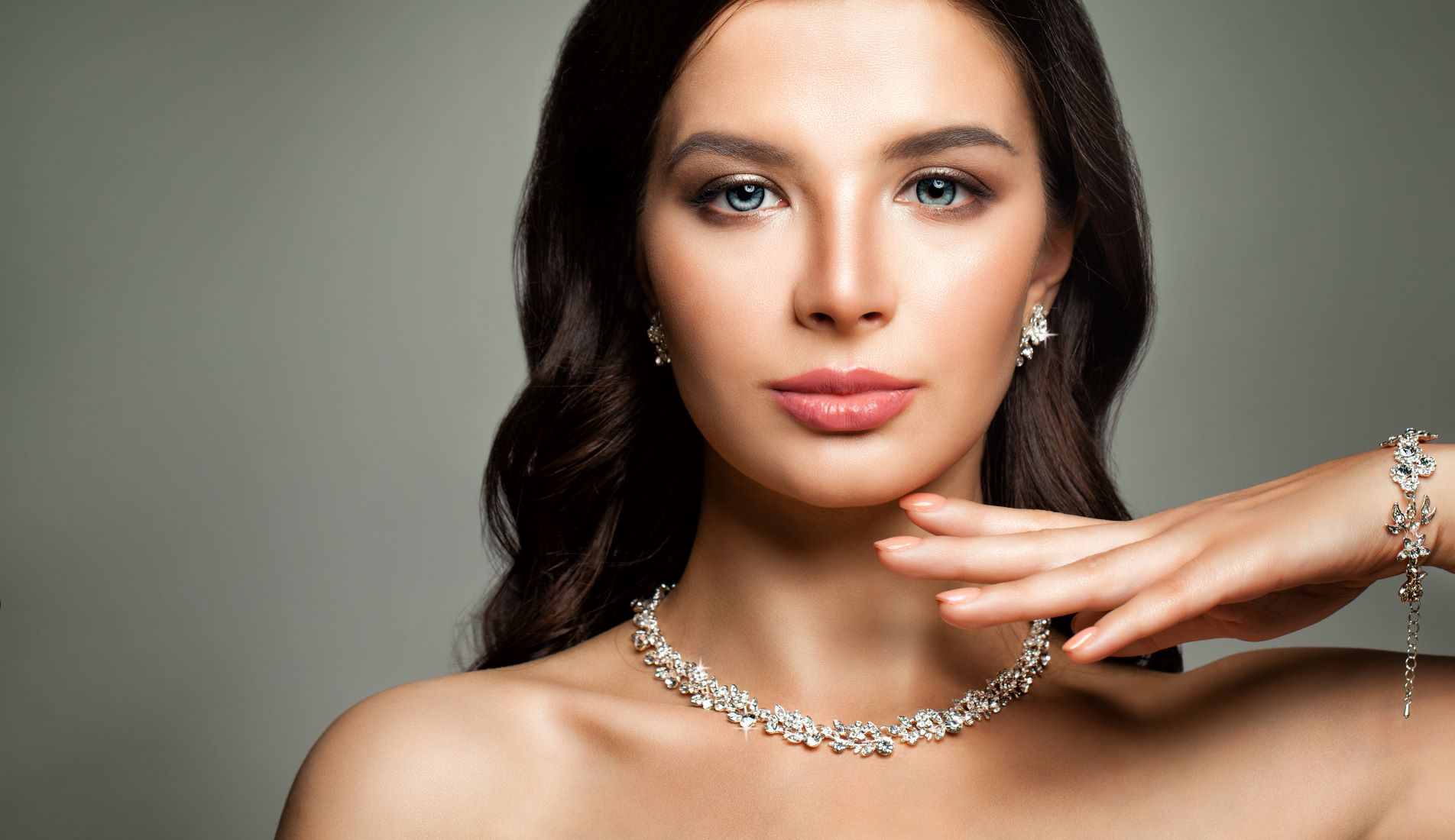 Best Diamond Pendant Necklaces: Elegant Pieces for Any Occasion